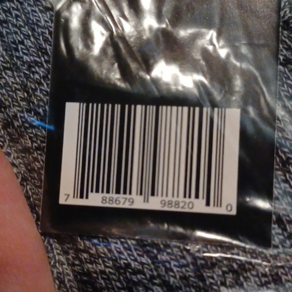 ๐ค Grey Cold Sholder Top Maze Collection - Picture 11 of 12